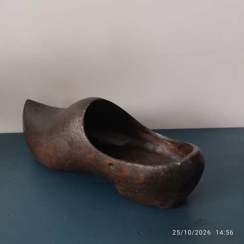 Alter holzschuh zur deko - zur,